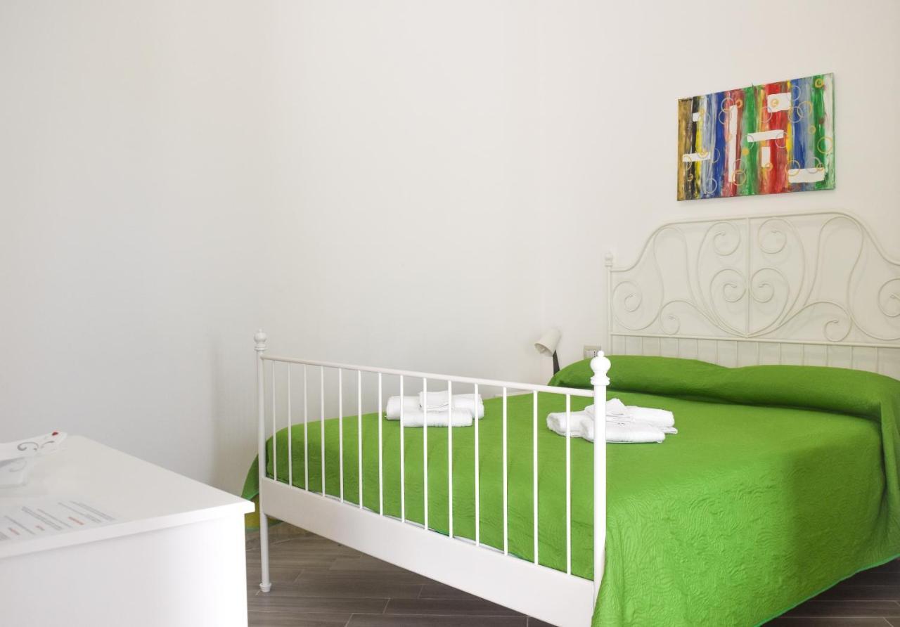 Bed & Breakfast Domus Pepe Scalea Exteriör bild