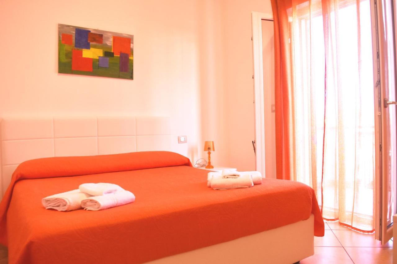 Bed & Breakfast Domus Pepe Scalea Exteriör bild