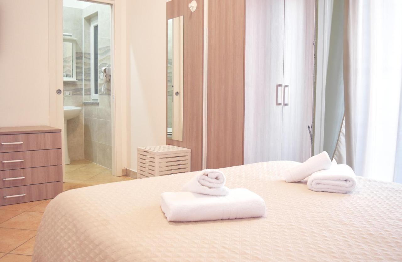 Bed & Breakfast Domus Pepe Scalea Exteriör bild
