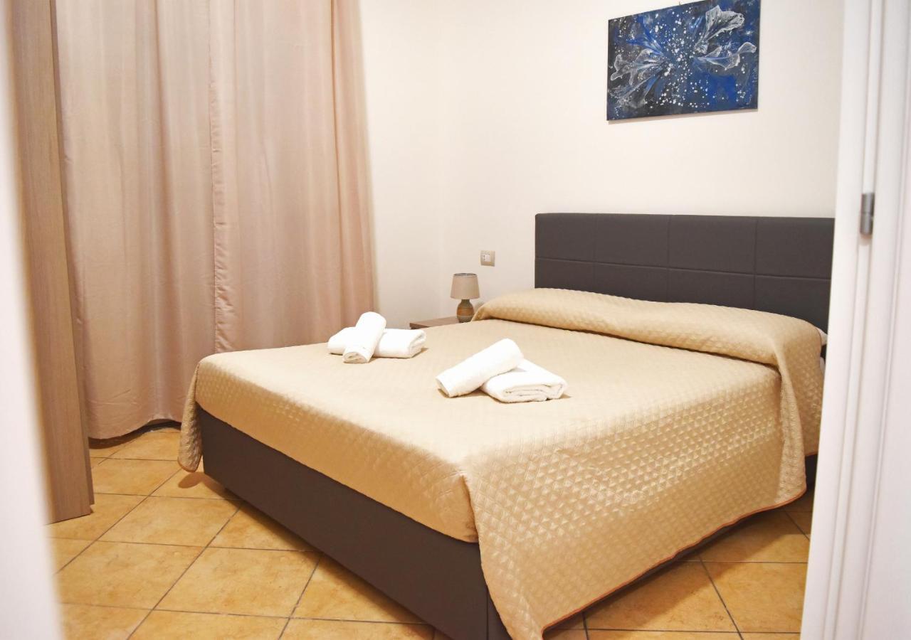 Bed & Breakfast Domus Pepe Scalea Exteriör bild