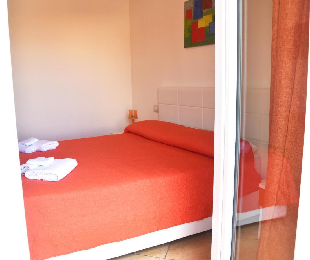 Bed & Breakfast Domus Pepe Scalea Exteriör bild